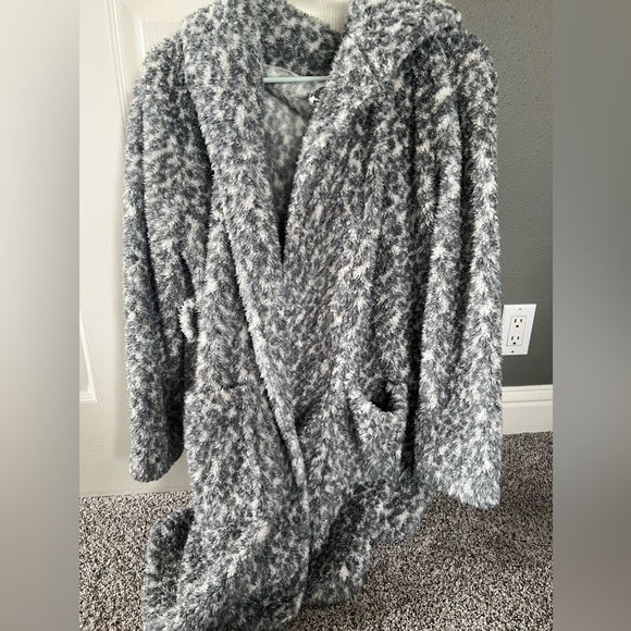Women’s American Eagle Robe - Picture 1 of 5